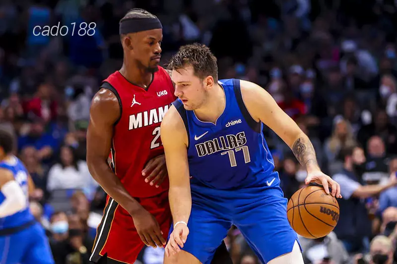 Soi kèo bóng rổ NBA Dallas Mavericks vs Miami Heat ngày 8_3