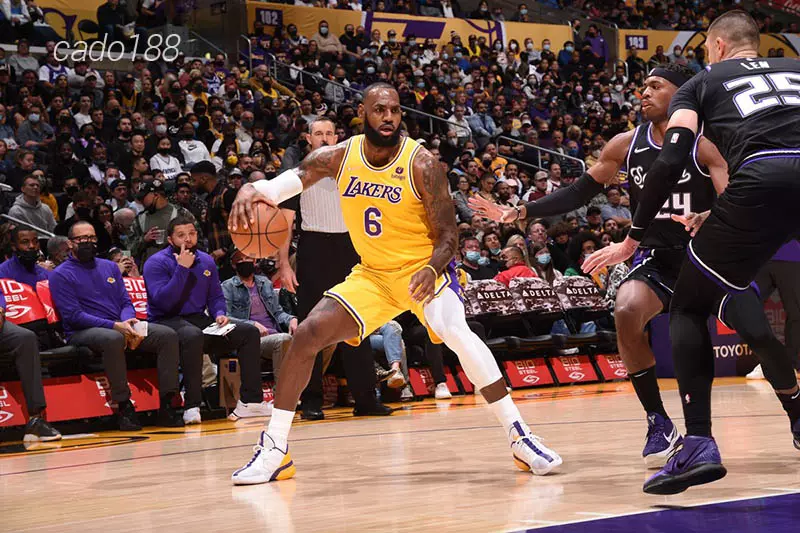 LeBron James và đồng đội một lần nữa đánh bại Oklahoma City Thunder ngay trên sân nhà Soi kèo bóng rổ NBA LA Lakers vs Sacramento Kings ngày 7_3