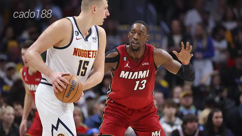 Miami Heat đang dần bị các đối thủ khác bỏ xa trong cuộc đua cạnh tranh suất vào chơi vòng playoffs Soi kèo bóng rổ NBA Miami Heat vs Denver Nuggets ngày 14_3