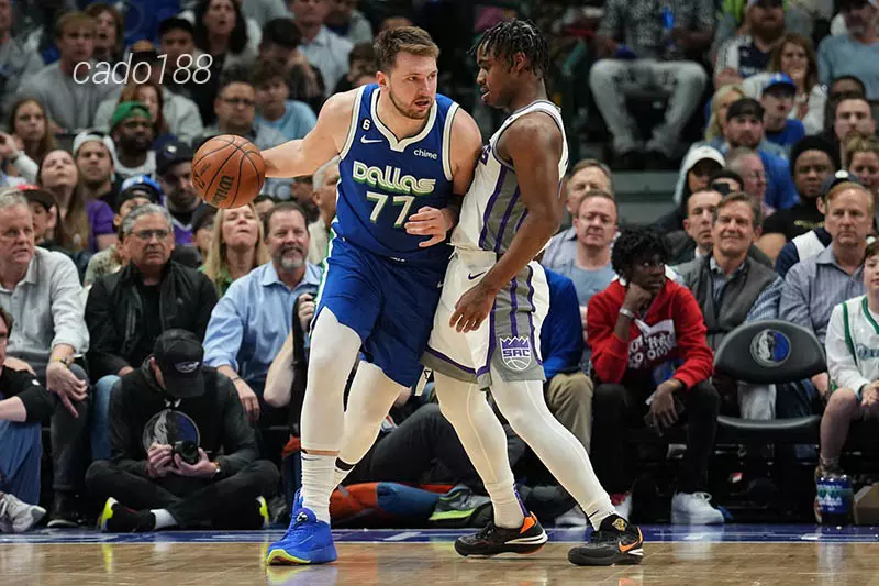 Chuỗi thắng của Dallas Mavericks bị chấm dứt ngay trên sân nhà trước đối thủ vô cùng bất ngờ Soi kèo bóng rổ Sacramento Kings vs Dallas Mavericks 30_3