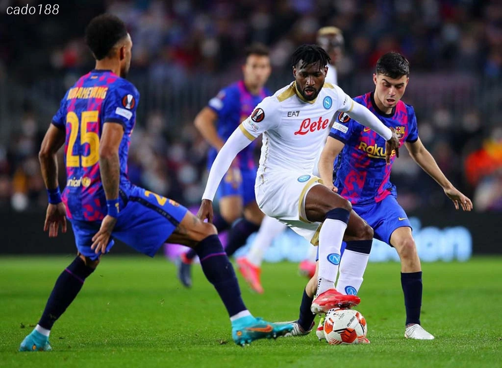 Soi kèo xiên ngày 13/03 Barcelona vs Napoli, Champions League