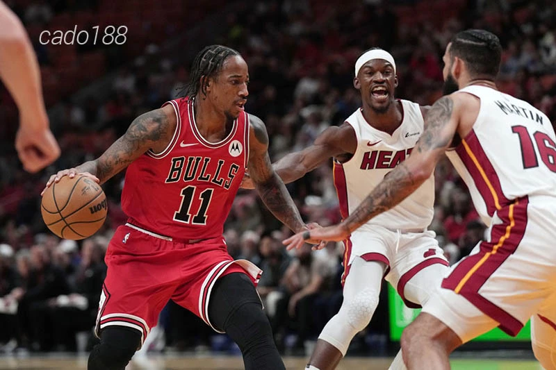 Jimmy Butler và đồng đội có thêm một cơ hội để cạnh tranh tấm vé vào vòng playoffs Soi kèo bóng rổ NBA Miami Heat vs Chicago Bulls ngày 20_4