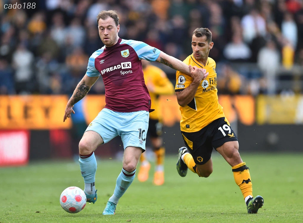 Soi kèo xiên ngày 29/08 Wolves vs Burnley, Carabao Cup