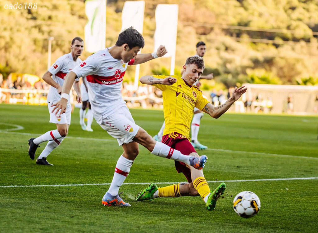 Soi kèo xiên ngày 01/10 Stuttgart vs Sparta Praha, UCL