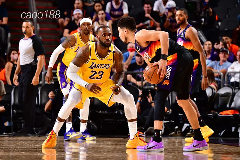 Kevin Durant đã có nhiều thời gian hơn để tăng sự ăn ý bên cạnh Devin Booker cũng như bình phục chấn thương Nhận định bóng rổ NBA LA Lakers vs Phoenix Suns ngày 7_10