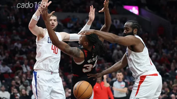 Soi kèo bóng rổ LA Clippers vs Portland Trail Blazers 12_10 Soi kèo bóng rổ LA Clippers vs Portland Trail Blazers 12_10