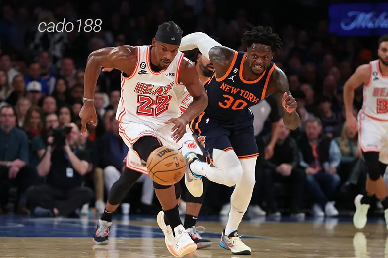 Nhà vô địch miền đông mùa giải 2022/2023 đang rất tự tin để quay trở lại vòng playoffs tại mùa giải mới Soi kèo bóng rổ Miami Heat vs New York Knicks ngày 31_10