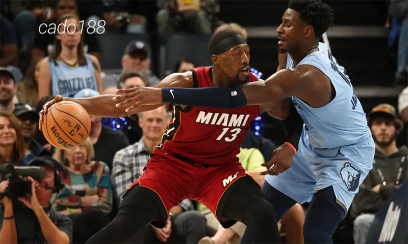 HLV Taylor Jenkins còn một thử thách Miami Heat trước khi kết thúc NBA Preseason Soi kèo bóng rổ NBA Memphis Grizzlies vs Miami Heat 19_10