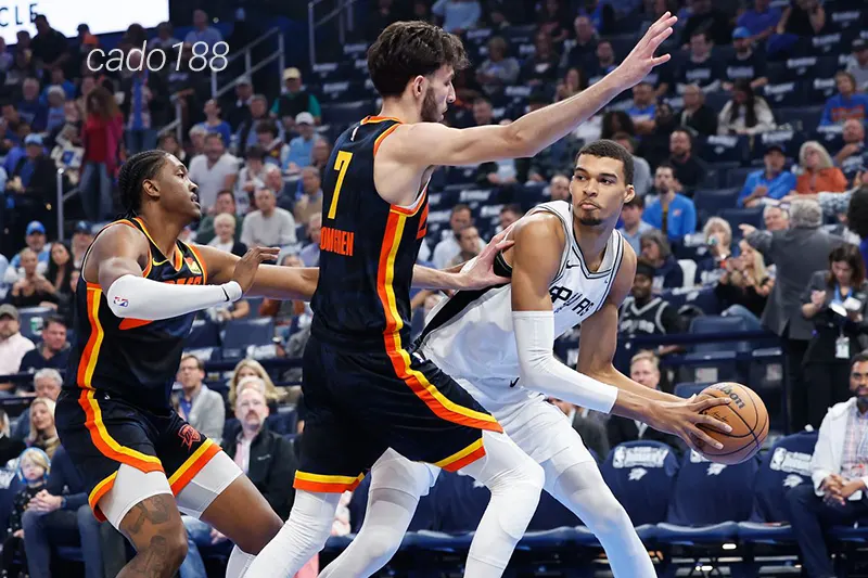 Victor Wembenyama đã có màn chào sân không thể bùng nổ hơn tại mùa giải đầu tiên Soi kèo bóng rổ NBA SA Spurs vs Oklahoma City Thunder 8_10