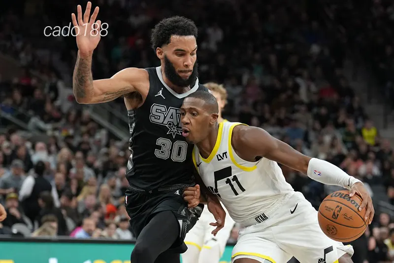 San Antonio Spurs và Utah Jazz đều sở hữu rất nhiều ngôi sao nổi bật ở khâu tấn công trong đội hình Soi kèo bóng rổ NBA San Antonio Spurs vs Utah Jazz 13_10