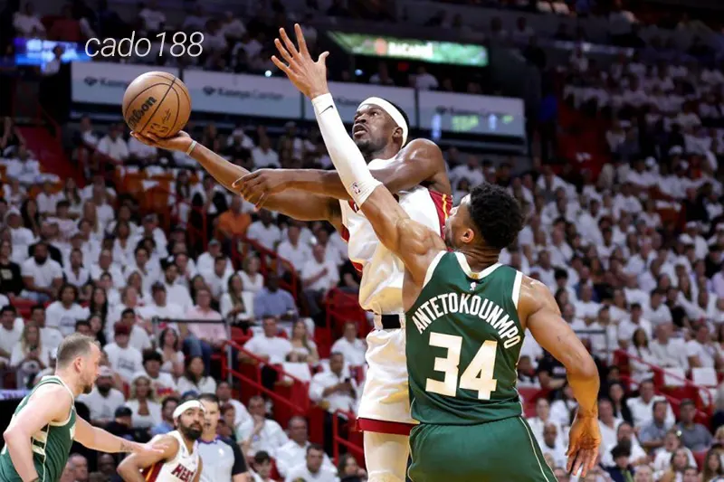 Soi kèo bóng rổ Miami Heat vs Milwaukee Bucks ngày 27_11