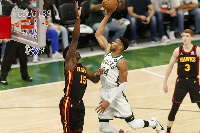 HLV Doc Rivers vẫn chưa để lại nhiều dấu ấn chiến thuật ở khâu phòng ngự Bầy Hươu Soi kèo bóng rổ NBA Milwaukee Bucks vs Atlanta Hawks 5_12