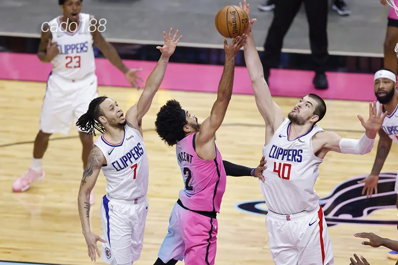 Miami Heat đang có loạt trận du đấu miền Tây cực kỳ thành công với 3 trận thắng liên tiếp Nhận định bóng rổ NBA LA Clippers vs Miami Heat ngày 14_1
