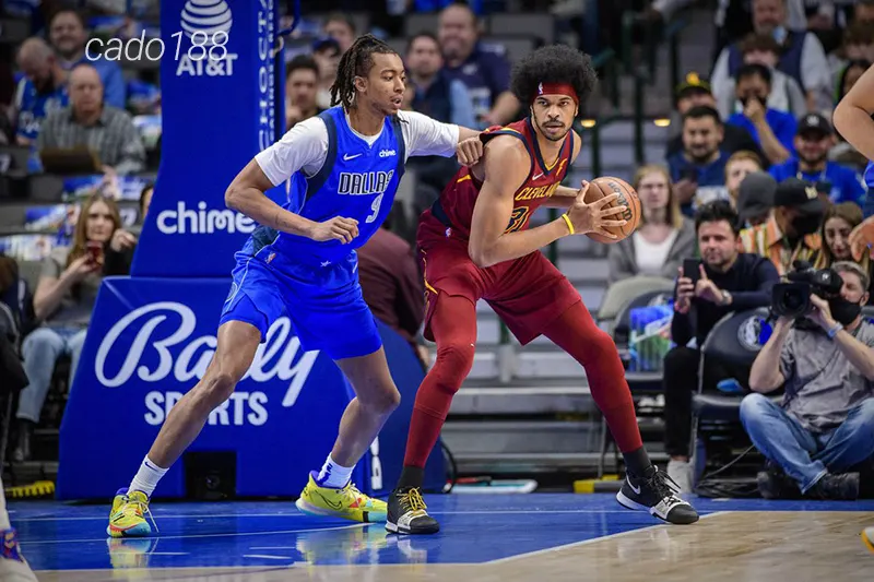 Dallas Mavericks chìm sâu vào khủng hoảng khi các trụ cột lần lượt dính chấn thương Soi kèo bóng rổ Dallas Mavericks vs Cleveland Cavaliers 4_1