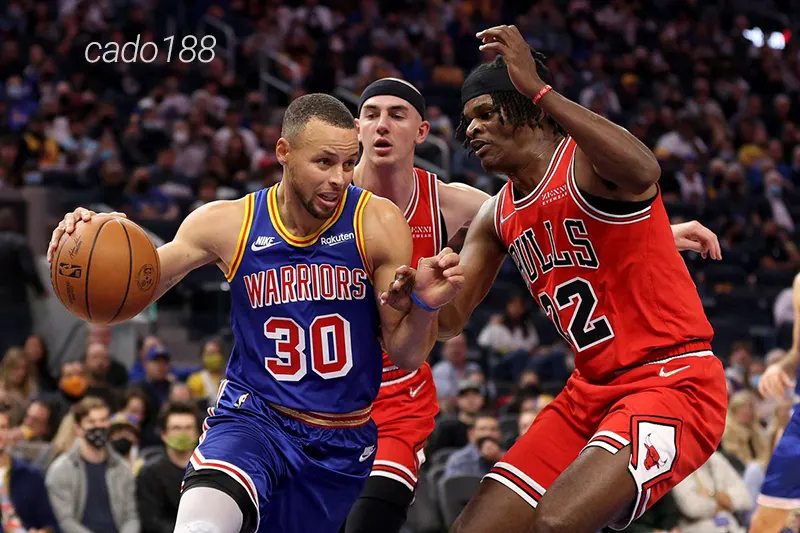 Đội khách Chicago Bulls cũng vừa thoát khỏi chuỗi phong độ bết bát sau vòng đấu vừa qua Soi kèo bóng rổ Golden State Warriors vs Chicago Bulls 24_1