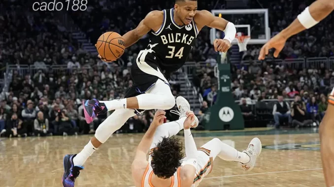 Soi kèo bóng rổ Milwaukee Bucks vs San Antonio Spurs 9_1