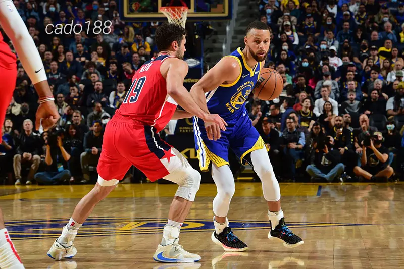 Phong độ bùng nổ của Jordan Poole và đồng đội đã giúp đội bóng thủ đô thi đấu khởi sắc hơn tại Q4 Soi kèo bóng rổ NBA GS Warriors vs Washington Wizards 19_1