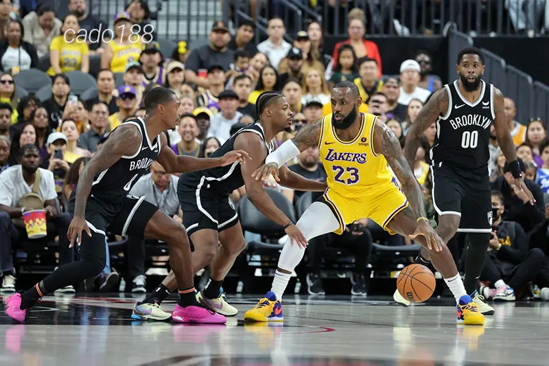 LA Lakers tạm thời có thể giải tỏa áp lực chuỗi thua sau chiến thắng trên sân nhà vừa qua Soi kèo bóng rổ NBA LA Lakers vs Brooklyn Nets ngày 18_1