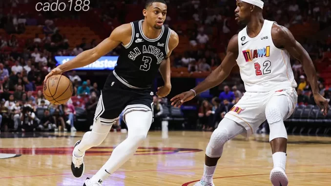 Soi kèo bóng rổ NBA Miami Heat vs San Antonio Spurs 20_1 Soi kèo bóng rổ NBA Miami Heat vs San Antonio Spurs 20_1