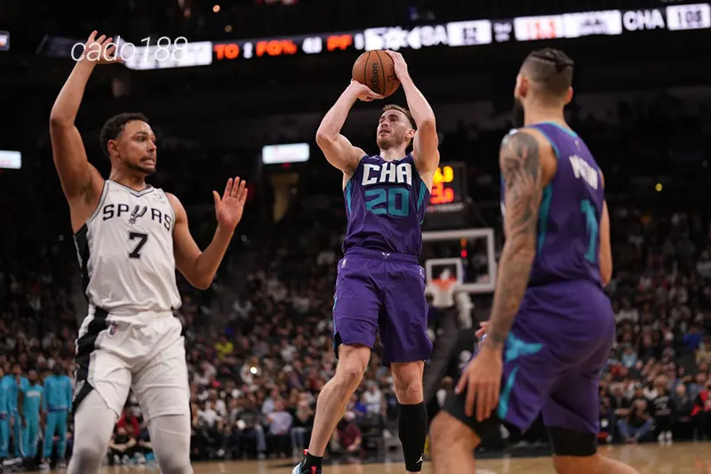 Charlotte Hornets không có được màn trình diễn thuyết phục nào kể từ khi LaMelo Ball dính chấn thương Soi kèo bóng rổ Charlotte Hornets vs San Antonio Spurs 8_2