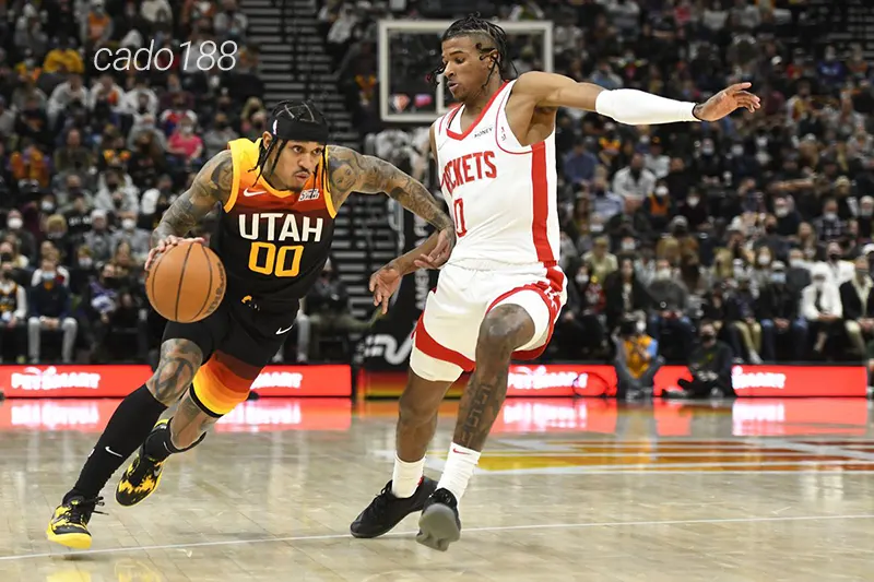 Thứ hạng của Houston Rockets cũng đang lao dốc không phanh trên BXH miền Tây Soi kèo bóng rổ NBA Utah Jazz vs Houston Rockets ngày 23_2