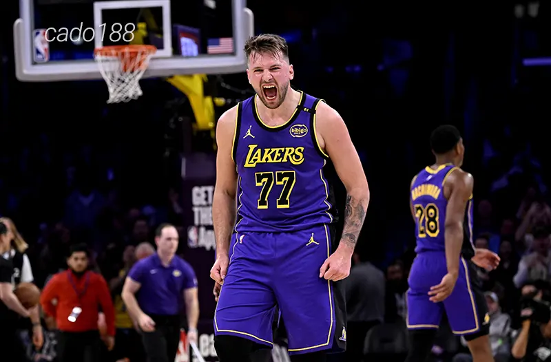 LA Lakers có thêm một chiến thắng vô cùng thuyết phục khi đụng độ LA Clippers mùa giải năm nay Nhận định kèo bóng rổ NBA LA Lakers vs LA Clippers ngày 3_3