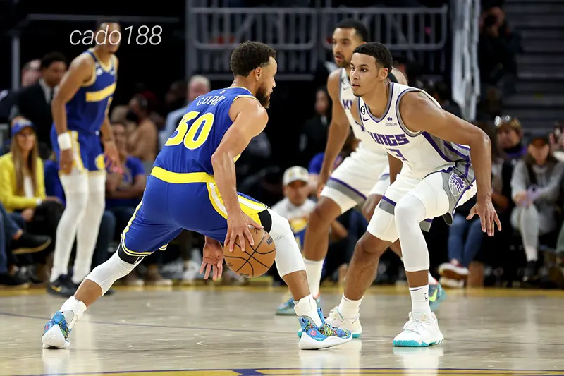 Đoàn quân HLV Steve Kerr đã bỏ túi đến 12 chiến thắng trong 15 trận đấu gần nhất Soi kèo bóng rổ NBA GS Warriors vs Sacramento Kings 14_3