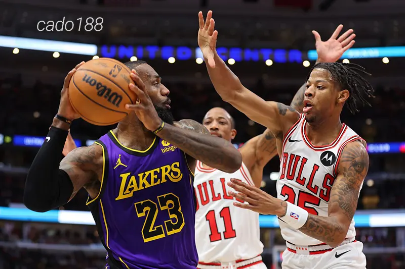 Chicago Bulls đang đối mặt với không ít khó khăn khi Josh Giddey và Lonzo Ball không thể ra sân vì chấn thương Soi kèo bóng rổ NBA LA Lakers vs Chicago Bulls ngày 23_3