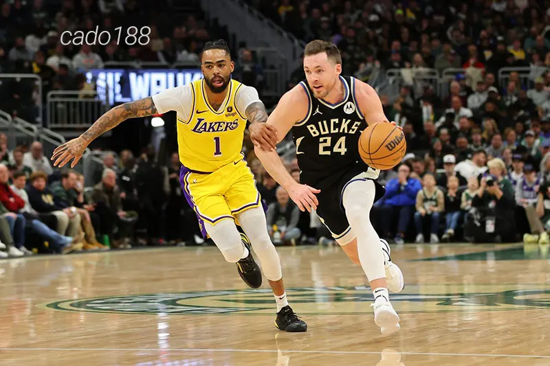 Milwaukee Bucks trở lại với phong độ bất ổn sau 3 trận thua liên tiếp vừa qua Soi kèo bóng rổ NBA Milwaukee Bucks vs LA Lakers ngày 14_3