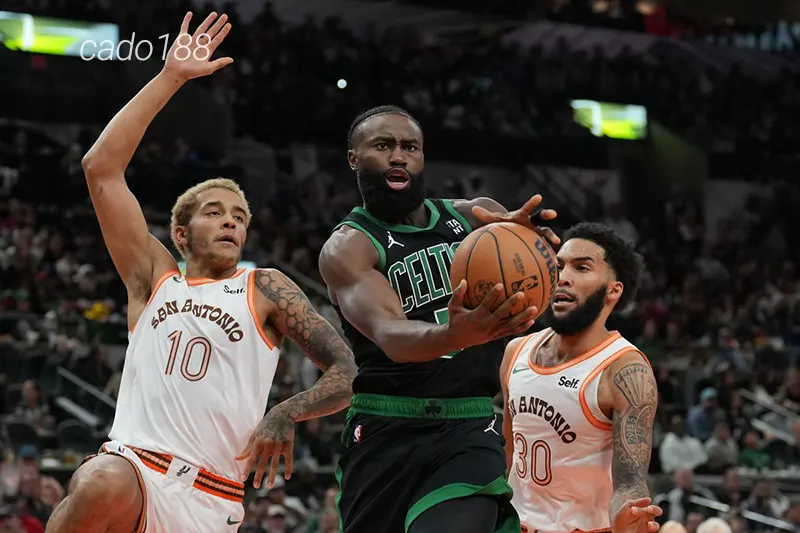 Chấn thương của De’Aaron Fox và Victor Wembanyama để lại lỗ hổng quá lớn trong lối chơi của đội chủ nhà Soi kèo bóng rổ San Antonio Spurs vs Boston Celtics 30_3