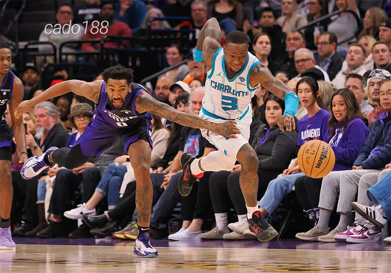 Đội khách Sacramento Kings cũng đang trải qua một giai đoạn khó khăn với thành tích bết bát Soi kèo bóng rổ Charlotte Hornets vs Sacramento Kings 5_4