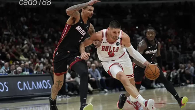Soi kèo bóng rổ NBA Chicago Bulls vs Miami Heat ngày 17_4