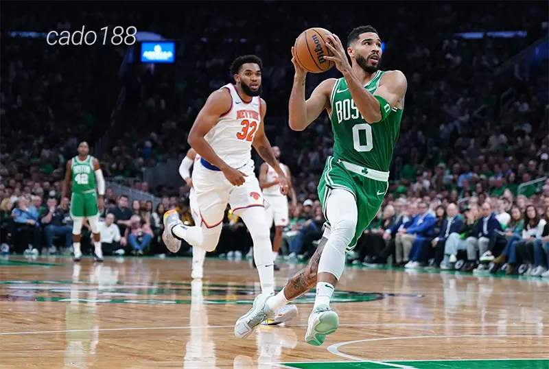 Jalen Brunson đang dành nhiều thời gian trên sân để nhanh chóng lấy lại phong độ chuẩn bị cho playoffs Soi kèo bóng rổ NBA New York Knicks vs Boston Celtics 9_4