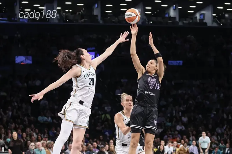 Không có bất ngờ nào xảy ra trong trận đấu giữa New York Liberty và Golden State Valkyries vừa qua Soi kèo bóng rổ NY Liberty vs Golden State Valkyries 30_5