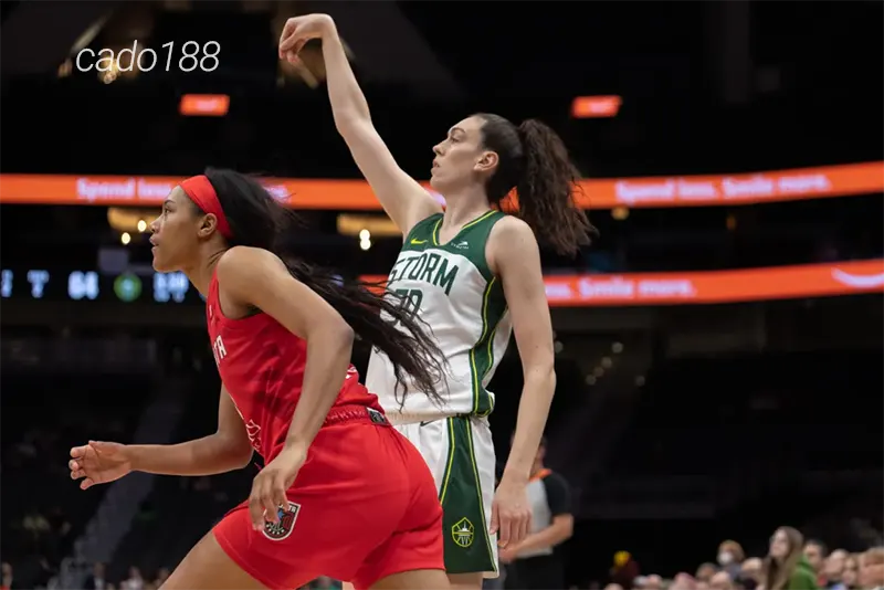 Rhyne Howard và Allisha Gray đã thi đấu ăn ý hơn đáng kể tạo nên bộ đôi song sát trên hàng công Soi kèo bóng rổ WNBA Seattle Storm vs Atlanta Dream 31_5