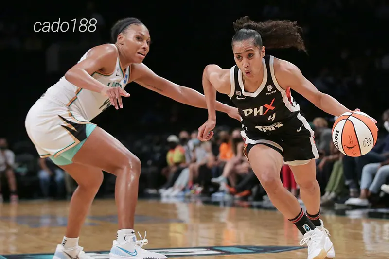 Sabrina Ionescu tiếp tục có một mùa giải cực kỳ thành công trong màu áo The Liberty Soi kèo bóng rổ New York Liberty vs Phoenix Mercury 20_6