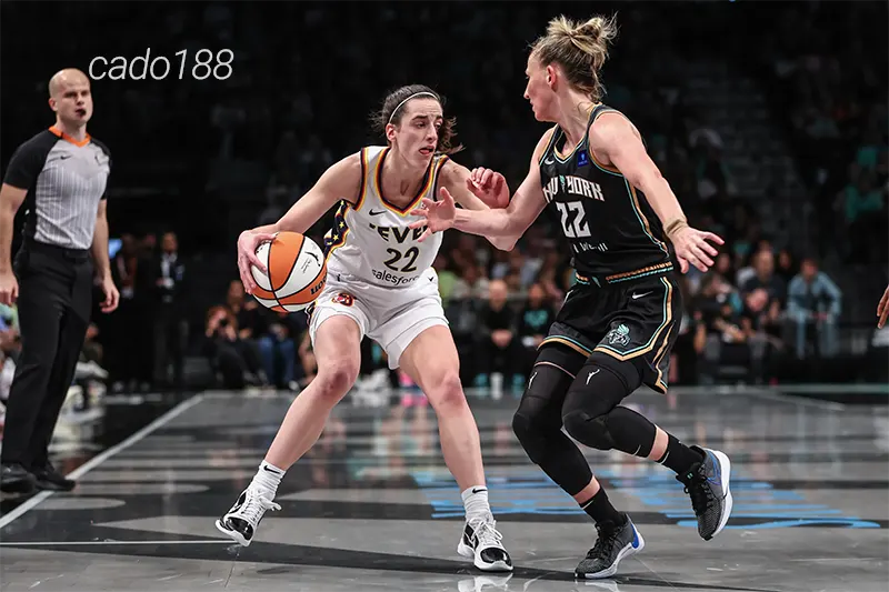 Indiana Fever đang thi đấu với phong độ khá phập phù trận hay trận dở thời gian vừa qua Soi kèo bóng rổ WNBA Indiana Fever vs New York Liberty 15_6