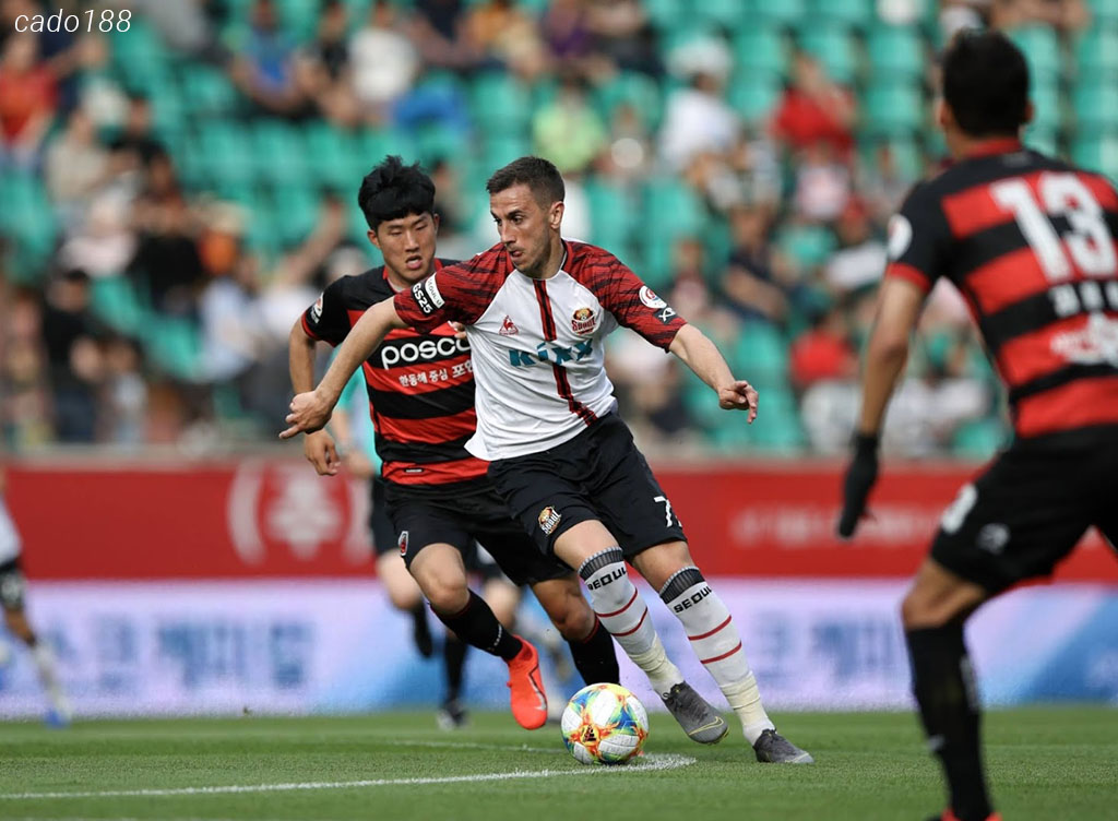 Soi kèo xiên ngày 29/06 Seoul vs Pohang Steelers, K-League