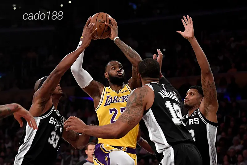 Đội hình tại Summer League của SA Spurs xuất hiện rất nhiều cái tên nổi bật Soi kèo bóng rổ NBA San Antonio Spurs vs LA Lakers ngày 9_7