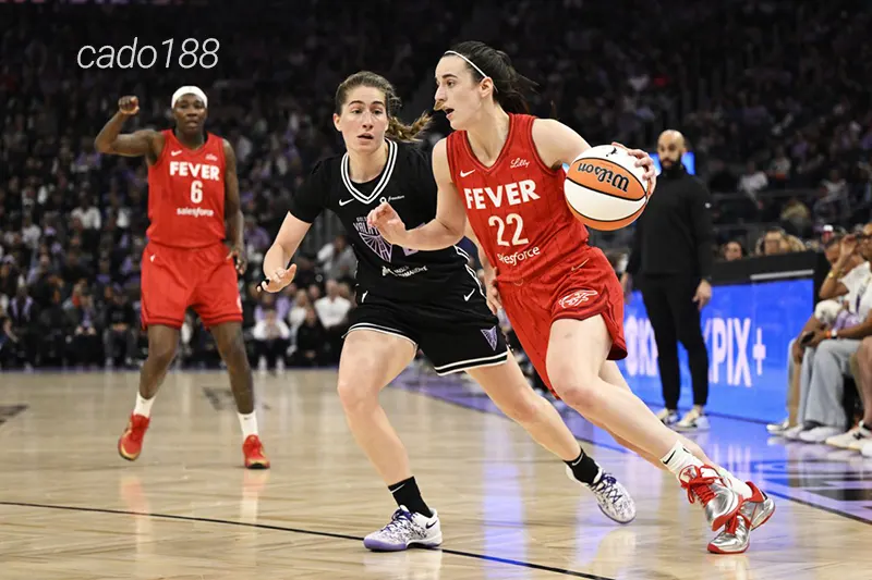 HLV Stephanie White và các học trò đang có phong độ lên cao với 2 chiến thắng liên tiếp Soi kèo bóng rổ Golden State Valkyries vs Indiana Fever 1_9 (2)