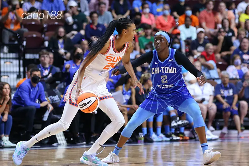Soi kèo bóng rổ WNBA Connecticut Sun vs Chicago Sky 14-8