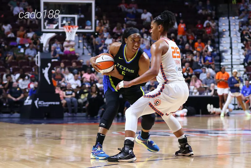 Đoàn quân HLV Rachid Meziane đang rất khát thắng để nuôi hy vọng vào top 8 Soi kèo bóng rổ WNBA Dallas Wings vs Connecticut Sun 28_8