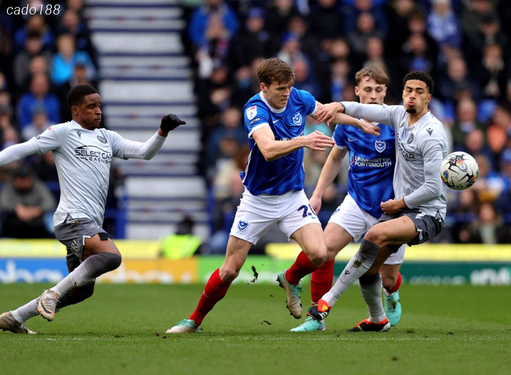 Soi kèo xiên ngày 13/08 Portsmouth vs Reading, Carabao Cup
