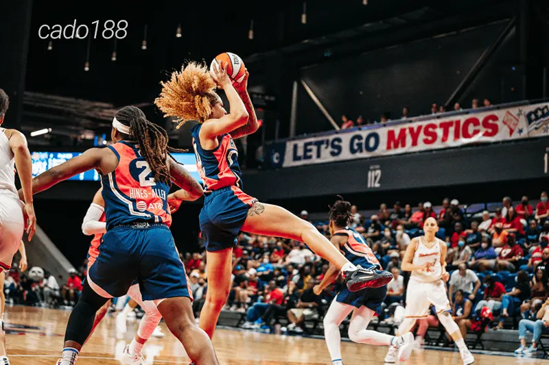 Washington Mystics nhận thêm một thất bại áp đảo khi đụng độ Los Angeles Sparks trên sân đối thủ Soi kèo bóng rổ Washington Mystics vs Phoenix Mercury 5-9