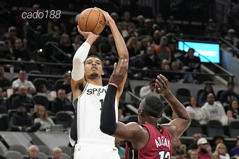 San Antonio Spurs đang có một khởi đầu cực kỳ ấn tượng trong mùa giải năm nay Soi kèo bóng rổ NBA San Antonio Spurs vs Miami Heat 31_10