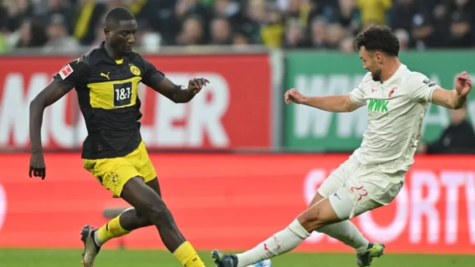 Soi kèo xiên Bundesliga ngày 01/11: Augsburg vs Dortmund